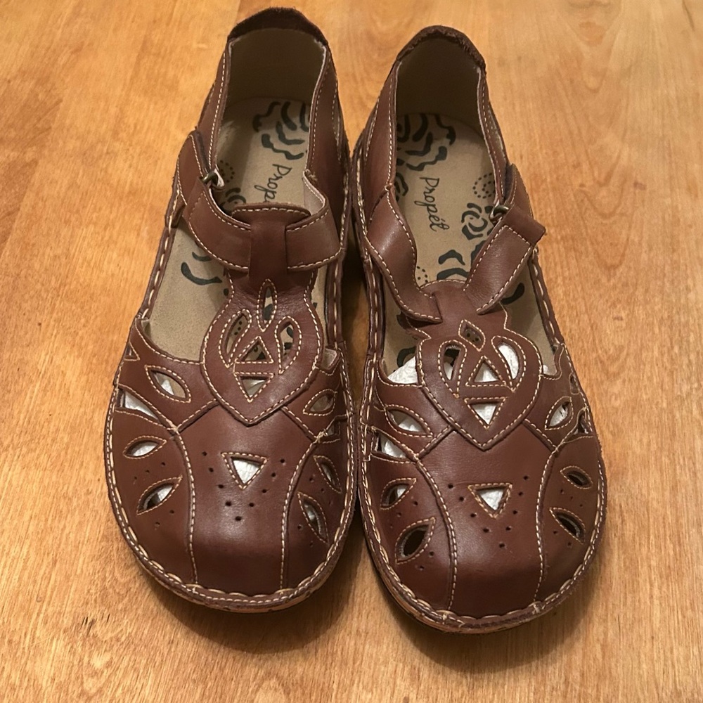 PROPET Jenna Brown Leather Sandals Velcro Closure Size 8.5 Wide EE. EUC+++